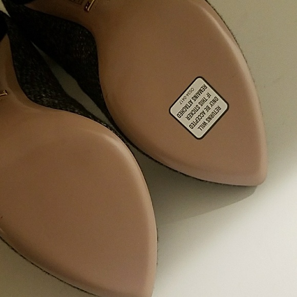 🔴SOLD🔴GUCCI Tweed T-strap Heels BNWOT - Picture 6 of 8